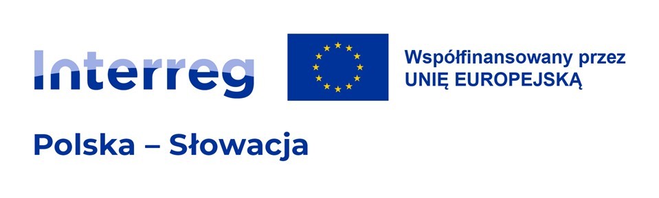 Białe tło z niebieskimi napisami i flagą Unii Europejskiej. Tekst informuje o współfinansowaniu przez Unię Europejską w ramach programu Interreg Polska – Słowacja. Po lewej stronie nazwa programu, po prawej logo UE i informacja o dofinansowaniu.