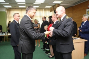 l-4033776119934908574085785945517648690282496nresize