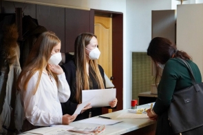 Rozmawiano o  pieczy zastępczej i adopcji9