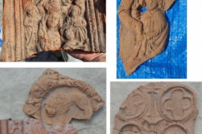 afle piecowe: z Marią i małym Jezusem w otoczeniu aniołów, z aniołem, z tzw. „winnym lwem” nad ofiarą i napisem „scham dich”(wstydź się), architektoniczny. Identyczne kafle z lwem znajdowane są przede wszystkim w okolica Brna i Ołomuńca