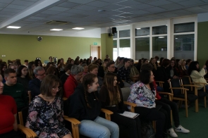 Konferencja „Bądźmy [u]ważni dla siebie nawzajem” - Portal Powiatu Cieszyńskiego- zdjęcie wyróżniające