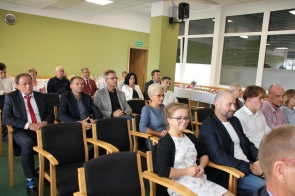 Publiczność na Sali Sesyjnej Starostwa Powiatowego w Cieszynie