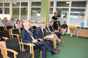 Publiczność na Sali Sesyjnej Starostwa Powiatowego w Cieszynie