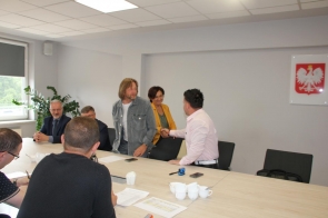 Robotnicy wrócili na plac budowy w Pogwizdowie! - Podpisanie umowy. 