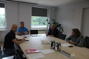 Robotnicy wrócili na plac budowy w Pogwizdowie! - Podpisanie umowy. 