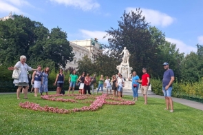 zajecia w parku pomnik mozarta