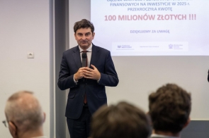 Sala konferencyjna - przemówienie Wojewody Śląskiego