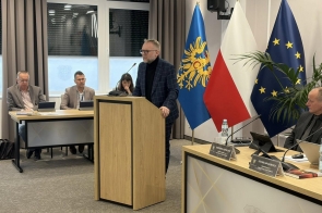 Obrady Rady Powiatu - prezentacja strategii