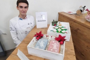 Mikołaj Bebek - uczeń ZSGH w Wiśle nagrodzony w ogólnopolskim konkursie cukierniczym DEKOR-PIERNIK-ART!