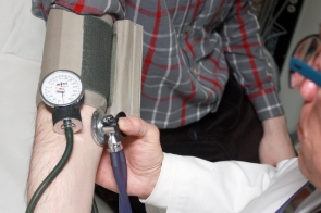 ZUS wypłaci chorobowe tylko na wniosek