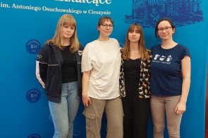 Uczennice LO Osuchowski na Motorola Science Cup