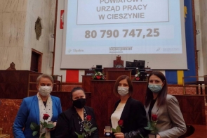 Uhonorowano pracowników Powiatowego Urzędu Pracy w Cieszynie