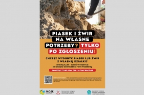 Plakat informacyjny utrzymany w tonacji pomarańczowo-czarnej z hasłem „Piasek i żwir na własne potrzeby? Tylko po zgłoszeniu!”. Na zdjęciu ręka trzymająca łopatę zanurzoną w piasku. Tekst przypomina o obowiązku zgłoszenia wydobycia do urzędu górniczego oraz limitach. Na dole loga instytucji.