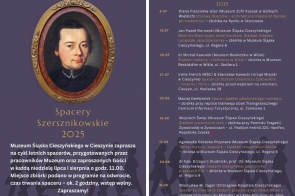 Fioletowe tło z owalnym portretem Leopolda Jana Szersznika w zdobionej ramie po lewej stronie; po prawej szczegółowy plan letnich spacerów muzealnych z datami, tematami i nazwiskami prowadzących.