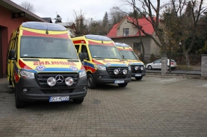 Trzy nowe ambulanse w Cieszyńskim Pogotowiu Ratunkowym