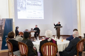 Wspomnienie Jamesa Roya Pod Brunatnym Jeleniem