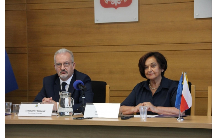 Członkowie Zarządu podzielili między siebie zadania - zdjęcie wyrożninające