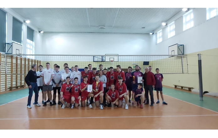 Siatkarze I LO Mistrzami Powiatu