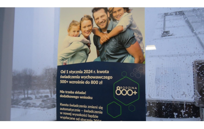 plakat 800plus