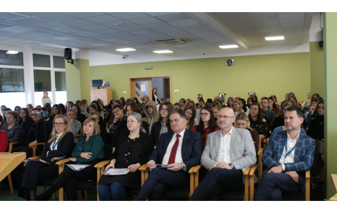 Konferencja „Bądźmy [u]ważni dla siebie nawzajem” - Portal Powiatu Cieszyńskiego- zdjęcie wyróżniające