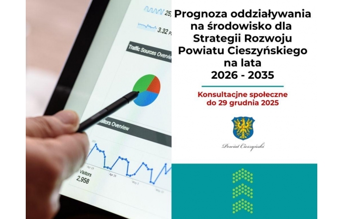 Grafika składająca się z trzech części.Po lewej dłoń trzymajaca wsaźnik skierowany w kierunku ekranu.W prawym górnym rogu tekst informujący o konsultacjach społecznych oraz herb powiatu,w prawym dolnym rogu zielona strzałka skierowana w górę.